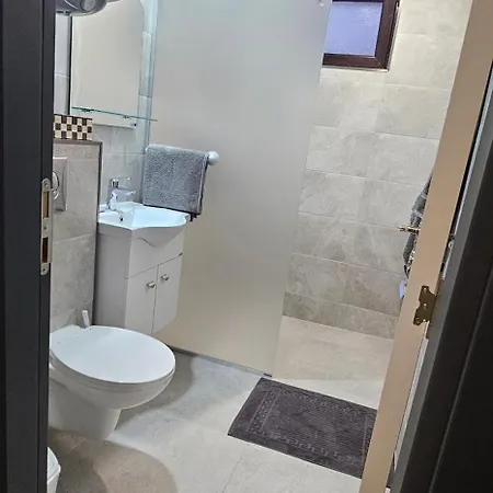 Terassen-boutique -emperium 105a * Sveti Vlas